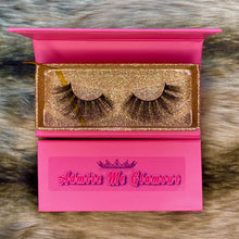Load image into Gallery viewer, Long 3D Mink Lashes in the style &quot;Muse&quot;
