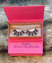 Load image into Gallery viewer, Medium 3D Mink Lashes in the style&quot;Princess&quot;

