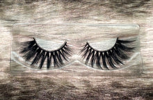 Load image into Gallery viewer, Medium 3D Mink Lashes in the style &quot;Lucky&quot;
