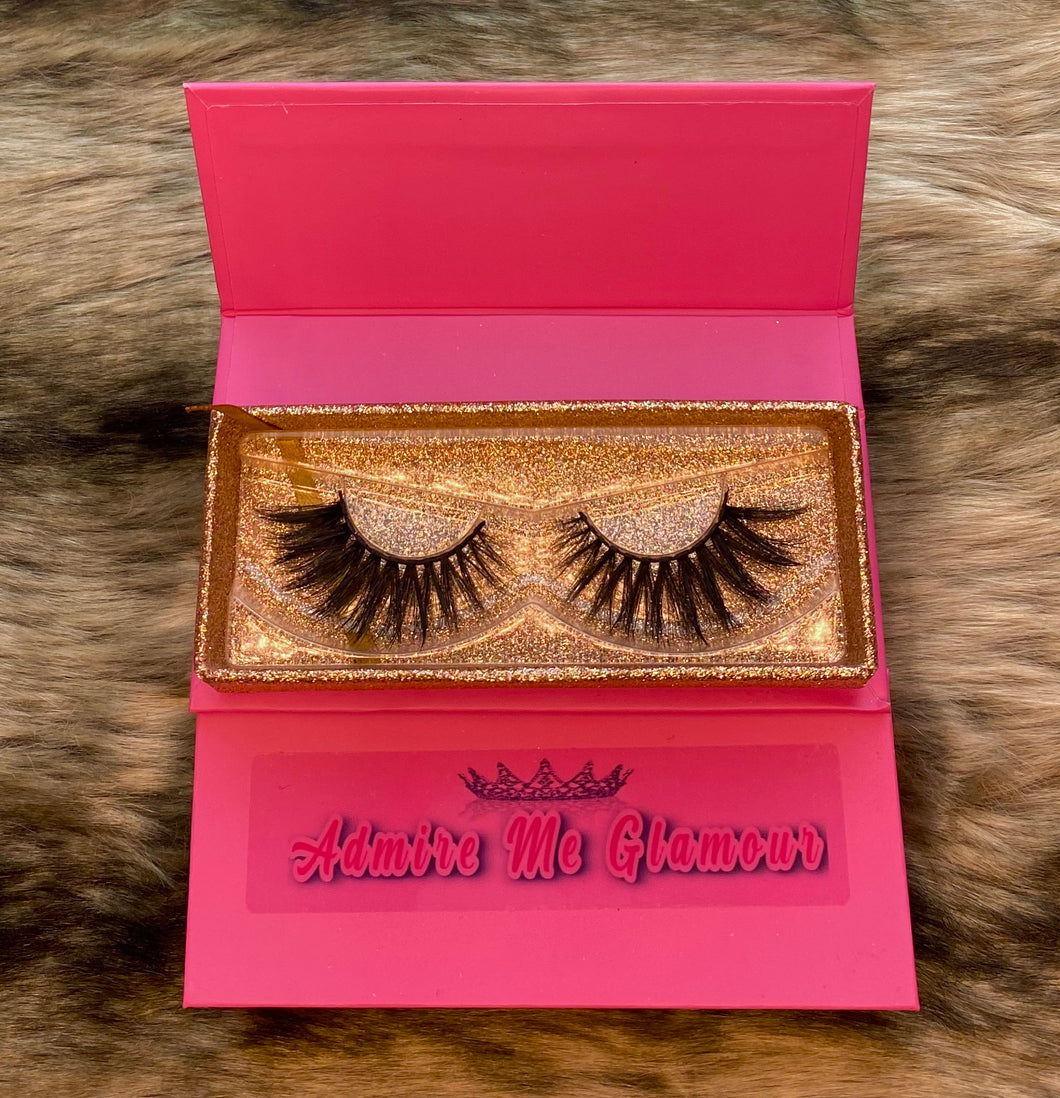 Medium 3D Mink Lashes in the style 